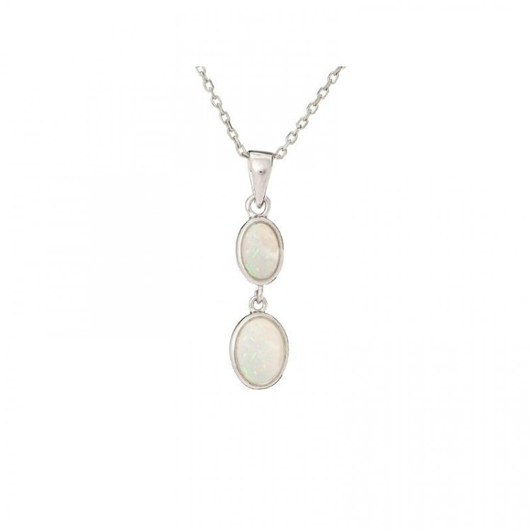 Pendentif avec opale blanche ovale